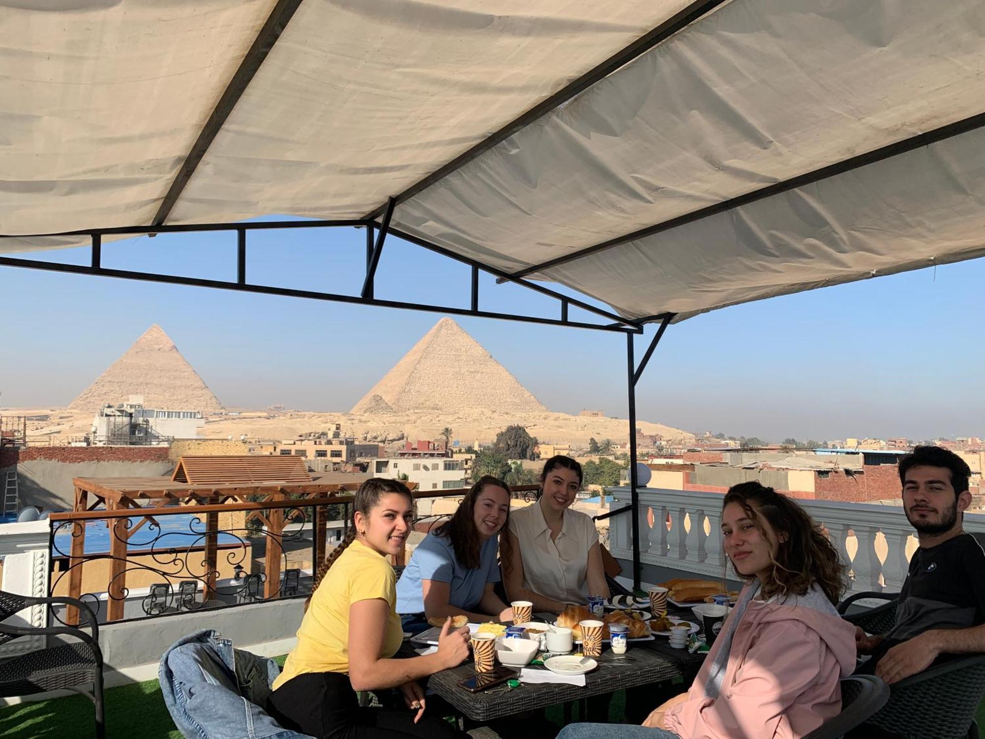 Pyramids Gate Hotel Kafret el-Gabal Eksteriør billede